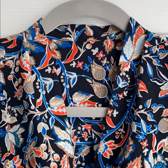 Wrinkle-Free Blouse - Picture 4 of 7